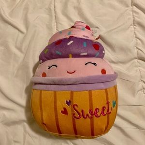 8” Kimmie the cupcake squishmallow